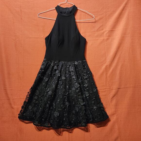 $301 Xscape Dark Romantic Black 3D Floral V-Neck Winter Formal Mini Dress Sz 4 - Picture 1 of 11